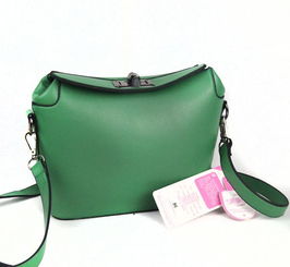 2012韓版女包新款可愛復古醫(yī)生包糖果色斜挎女包價格 廠家 圖片